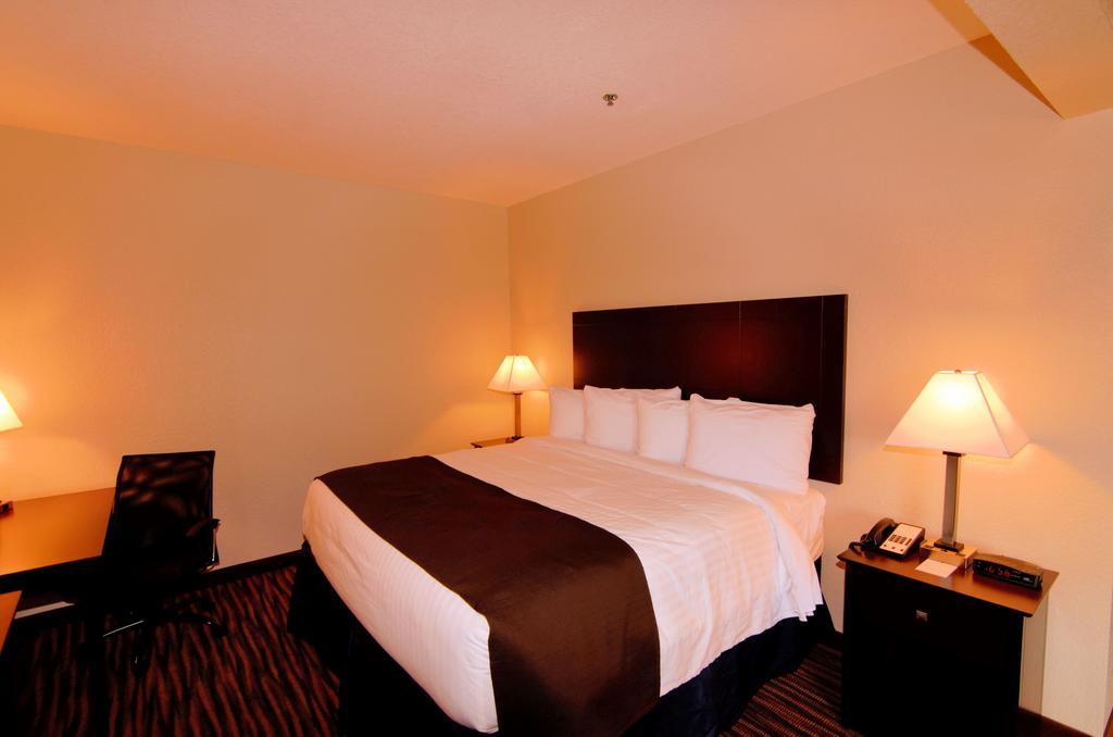 Cobblestone Inn & Suites - Denison | Oak Ridge Exterior foto