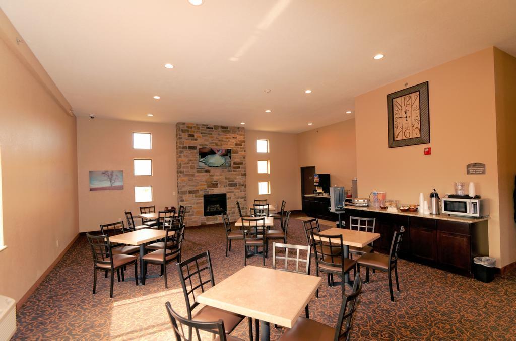 Cobblestone Inn & Suites - Denison | Oak Ridge Exterior foto