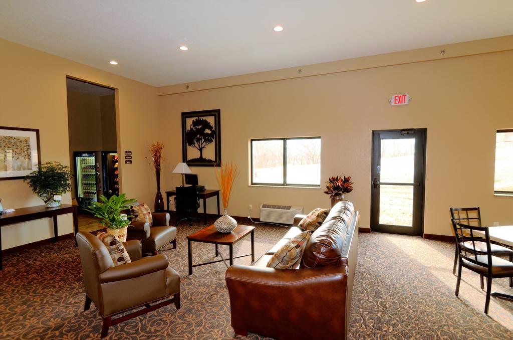 Cobblestone Inn & Suites - Denison | Oak Ridge Exterior foto